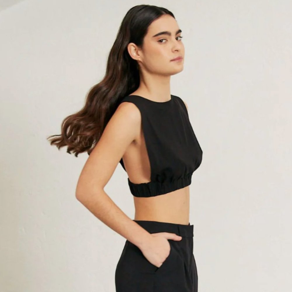 ALOHAS Kryptonite Black Sleeveless Crop Top